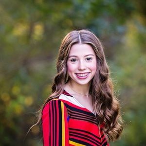 Meet your Posher, Elise